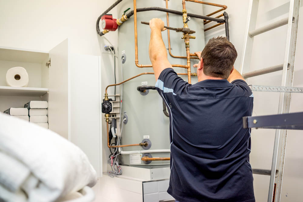 DYLSAL hot water system service